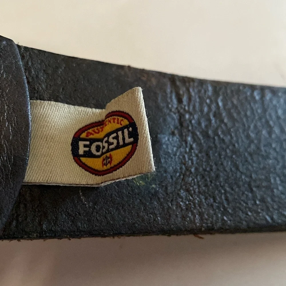 Fossil Belt Mens Brown leather distressed casual silver tone buckle Minimalist